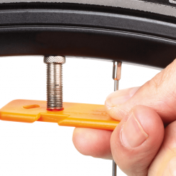 SKS Reifenheber Set Levermen 9 SKS Reifenheber Set Levermen -Renthal-Laden 11586 levermen detail av valve 1024x682 1