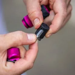 Muc-Off E-Bike Drivetrain Tool 10 Muc-Off E-Bike Drivetrain Tool -Renthal-Laden mu acc 2652 ebike drivetrain tool use 3 id 38200