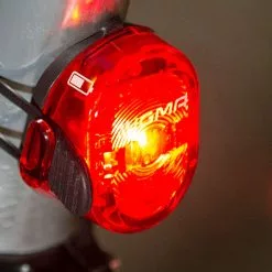 Sigma Fahrradlicht-Set AURA 45 USB & NUGGET II 5 Sigma Fahrradlicht-Set AURA 45 USB & NUGGET II -Renthal-Laden nugget montiertfcf3f