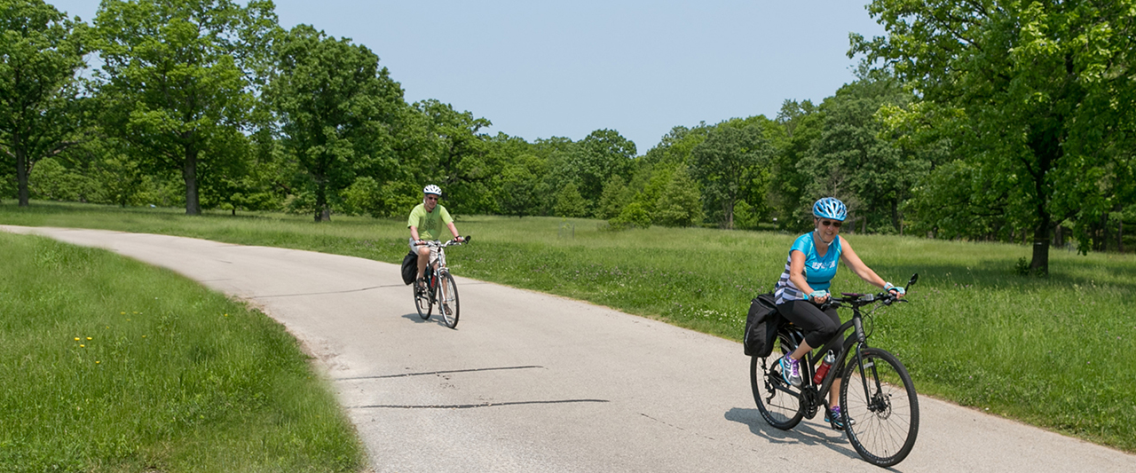 Renthal-Laden -Renthal-Laden CoupleBiking Summer morton053119 259 header 1920x800 c default